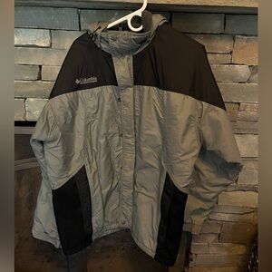 Columbia Men’s Insulated Jacket - Large TALL - Gray and
Black